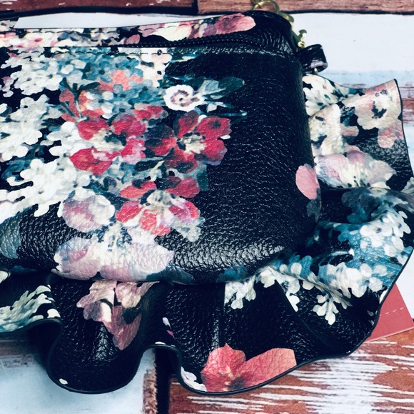 NWT Arizona Ruffle Clutch Satchel Purse - Picture 3 of 8